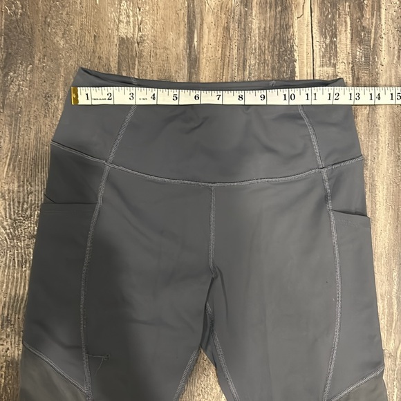 Victoria’s Secret workout leggings - Picture 3 of 6